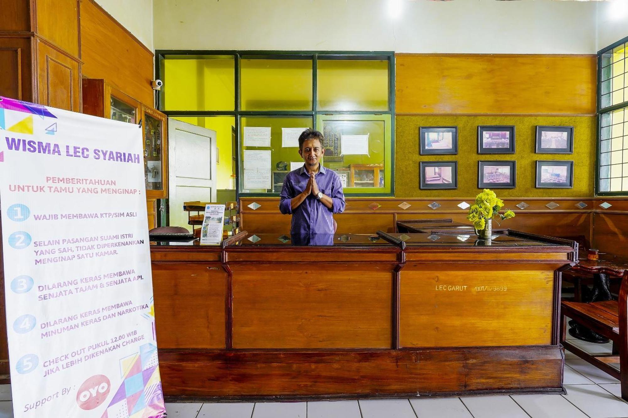 Spot On 91064 Wisma Lec Syariah Garut Luaran gambar