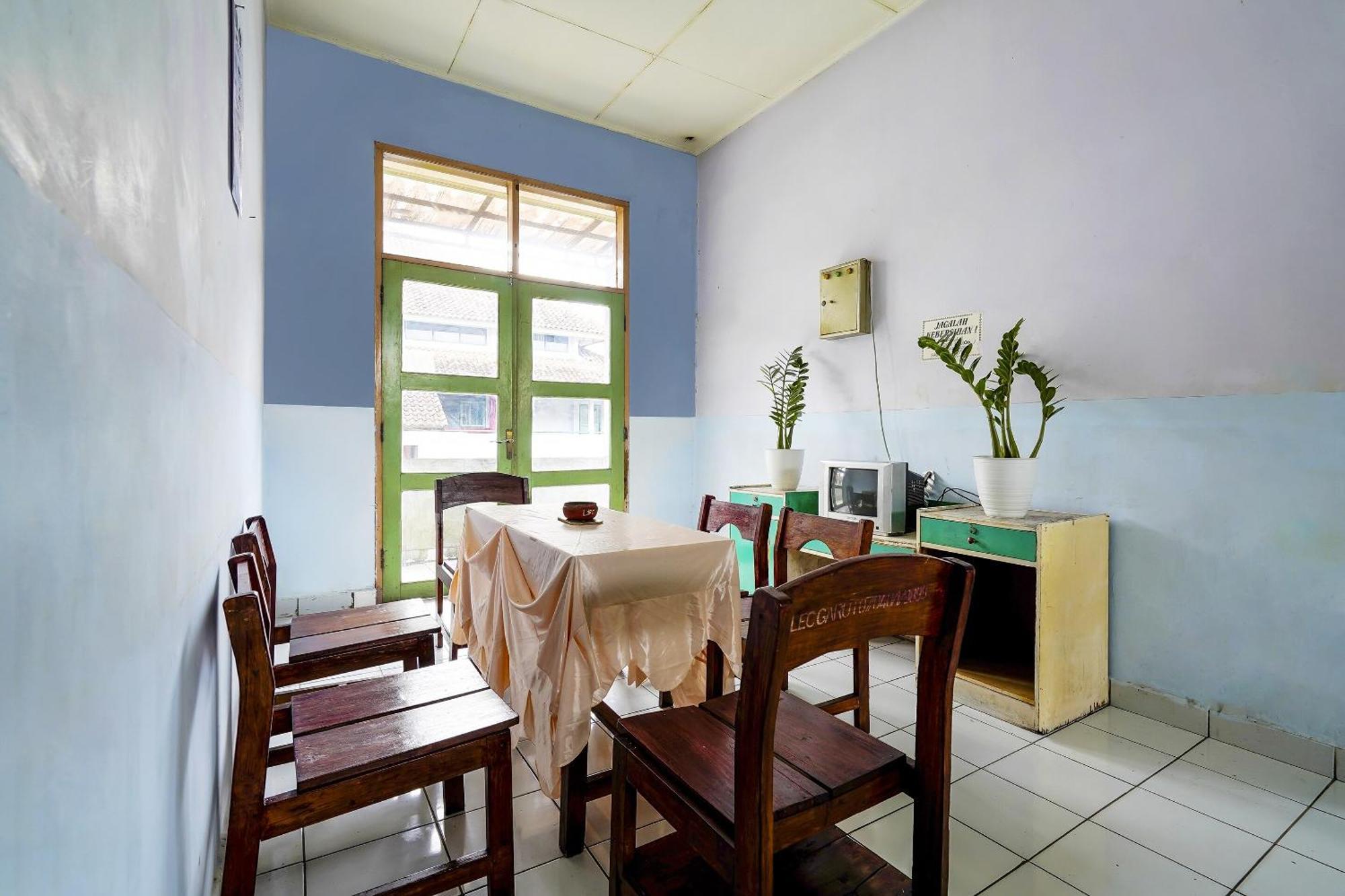 Spot On 91064 Wisma Lec Syariah Garut Luaran gambar