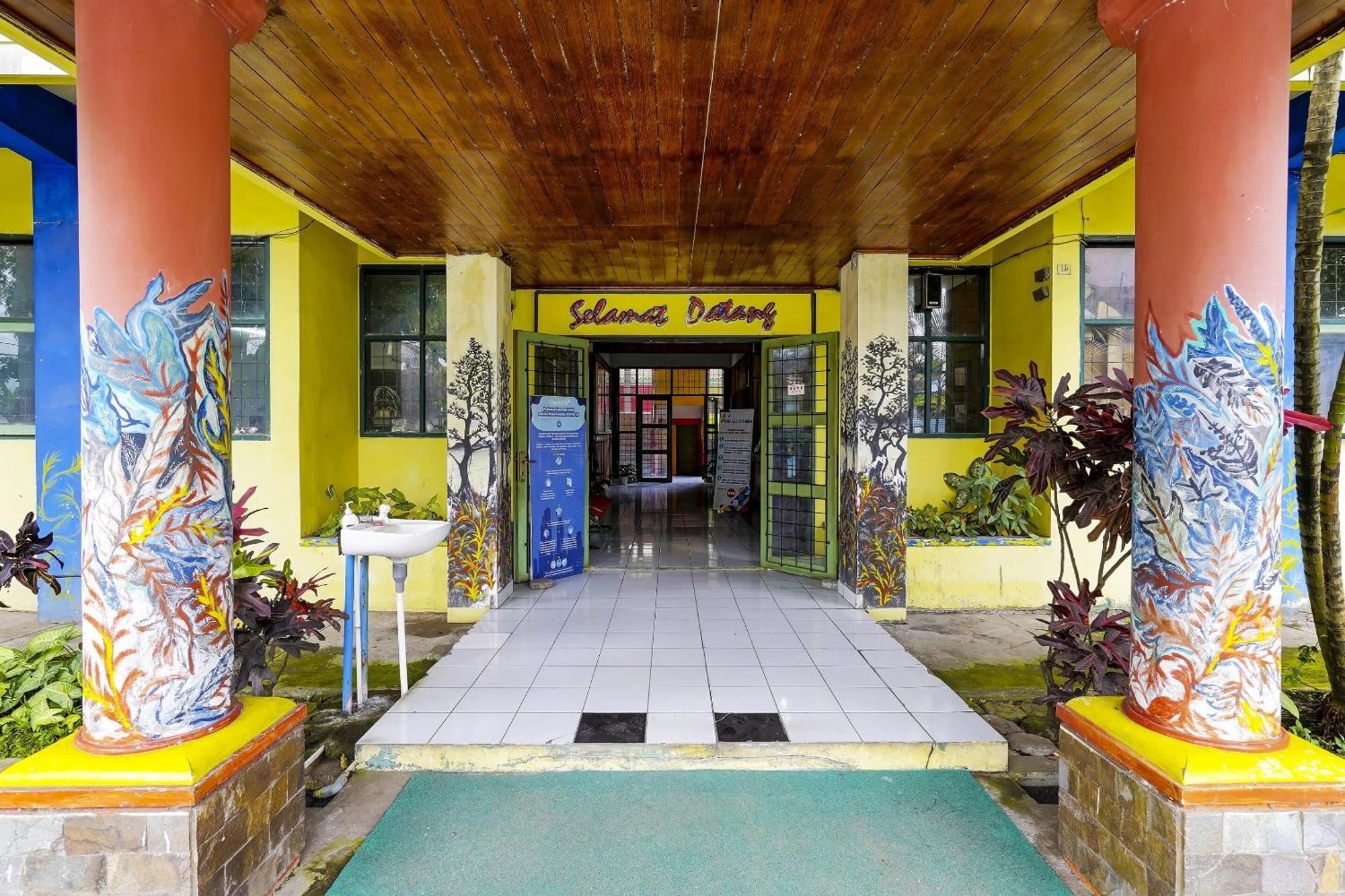 Spot On 91064 Wisma Lec Syariah Garut Luaran gambar